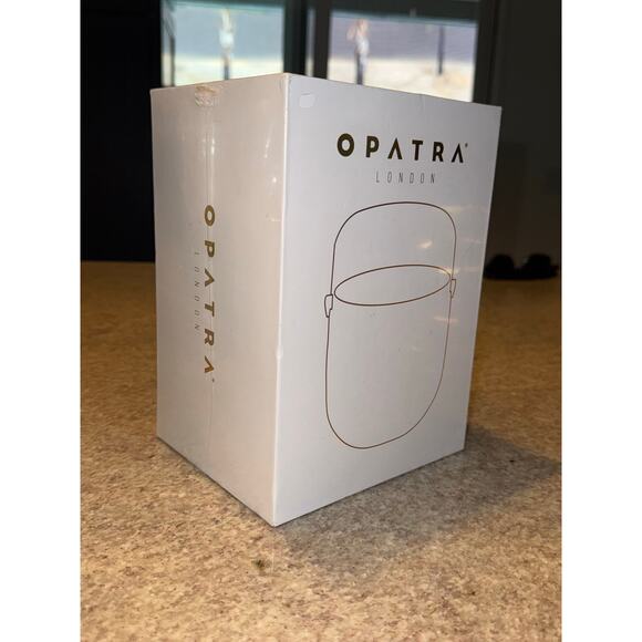 NEW SEALED OPATRA LONDON GLOW MASK PRO W/ LED LIGHT THERAPY - Picture 2 of 4